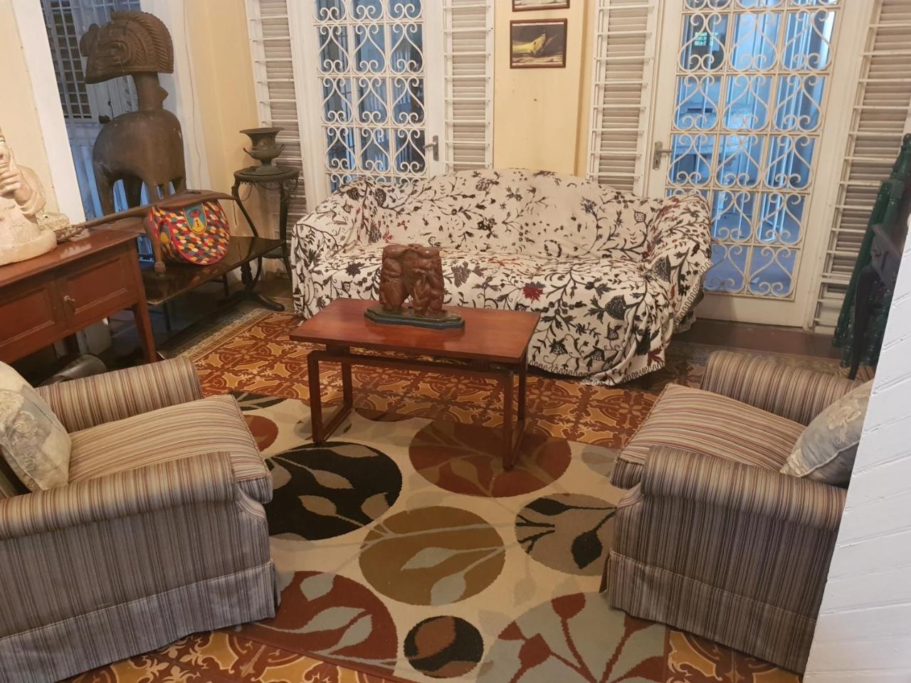 Devon Estate Apartment Кингстън Екстериор снимка